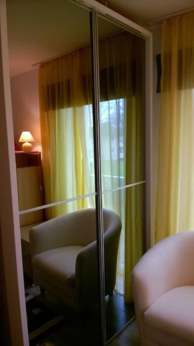 Toll Apartment Mit Privatem Eingang Free Parking Slbst Check-In Netflix 30 Zone Ruhig ดุยส์บูร์ก ภายนอก รูปภาพ