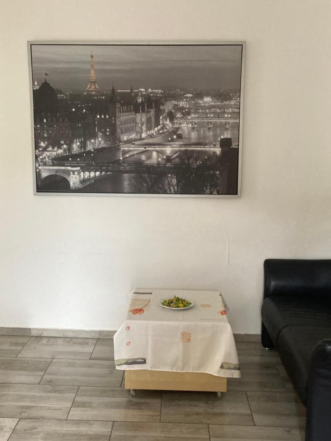 Toll Apartment Mit Privatem Eingang Free Parking Slbst Check-In Netflix 30 Zone Ruhig ดุยส์บูร์ก ภายนอก รูปภาพ